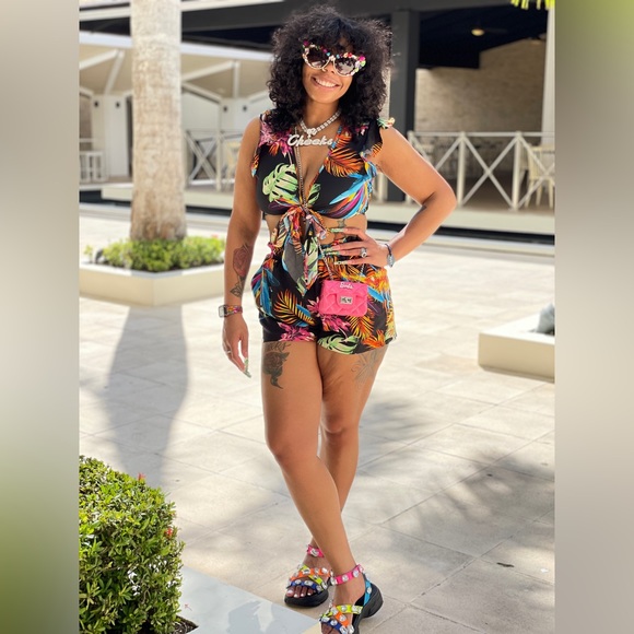 Meet your Posher, Amy - Picture 3 of 5